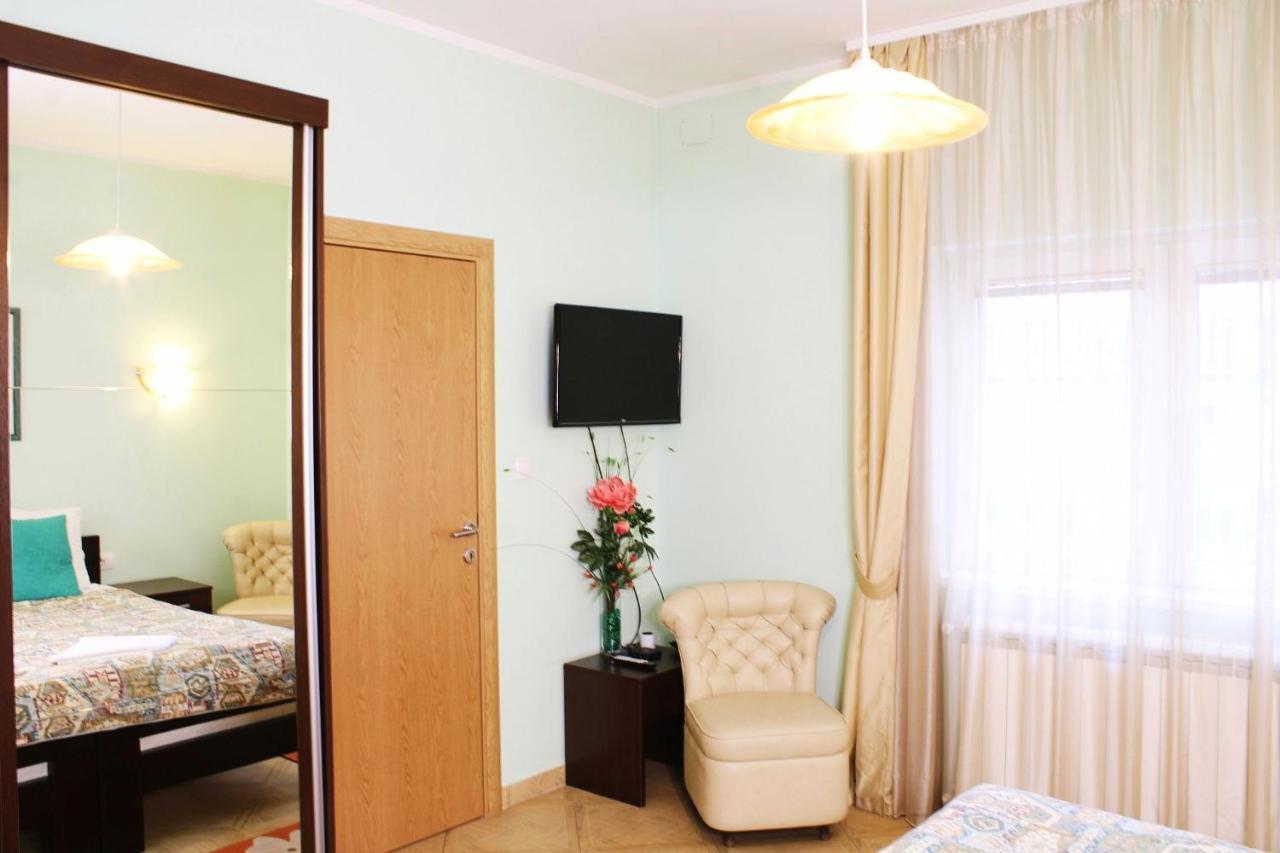 Apartments Paradisos Kragujevac Ngoại thất bức ảnh