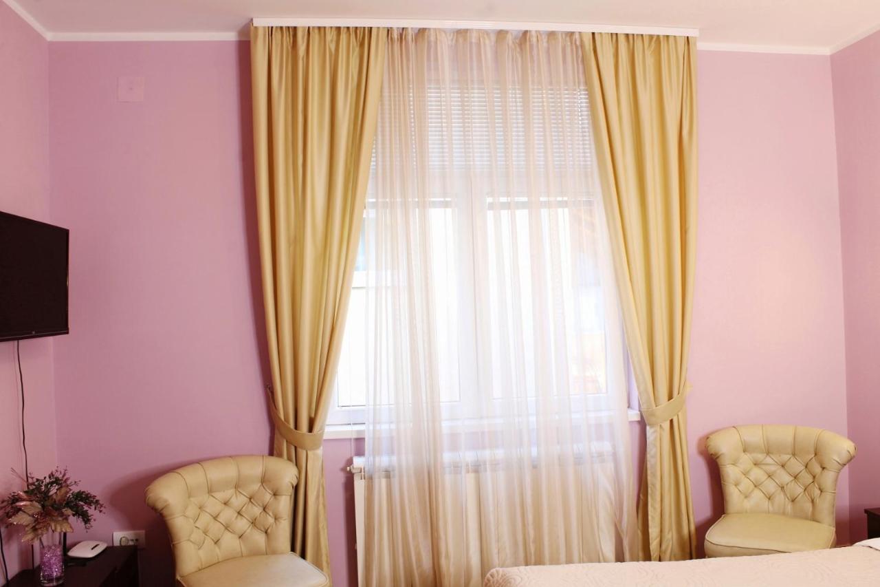 Apartments Paradisos Kragujevac Ngoại thất bức ảnh