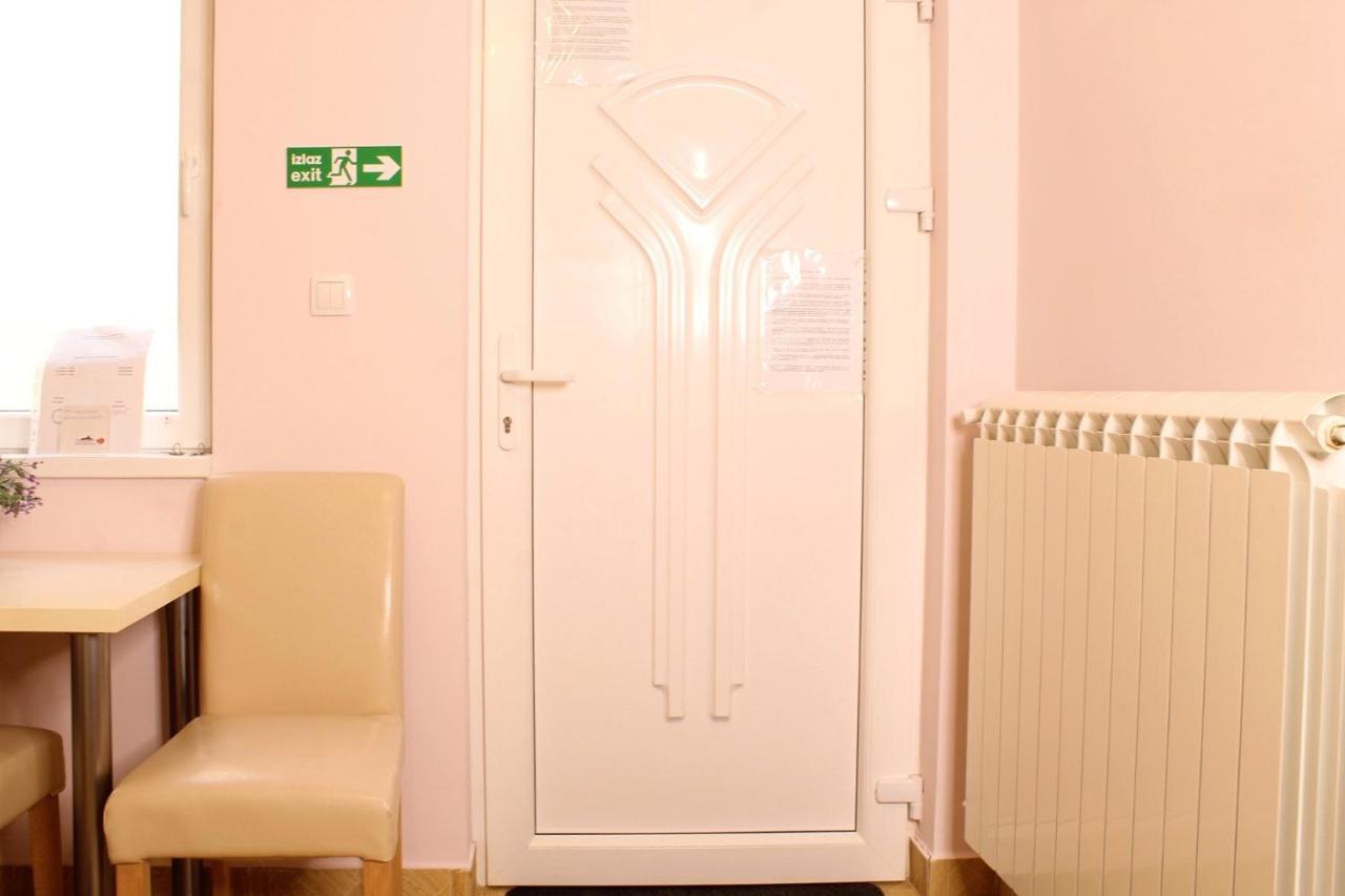 Apartments Paradisos Kragujevac Ngoại thất bức ảnh