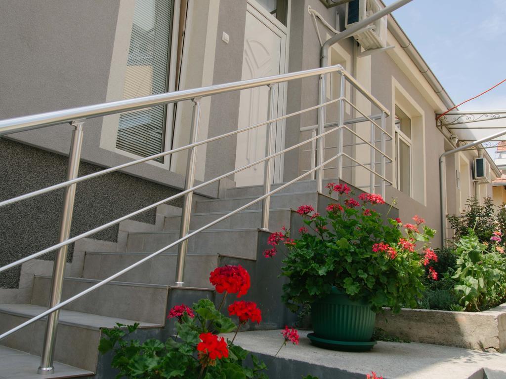 Apartments Paradisos Kragujevac Phòng bức ảnh